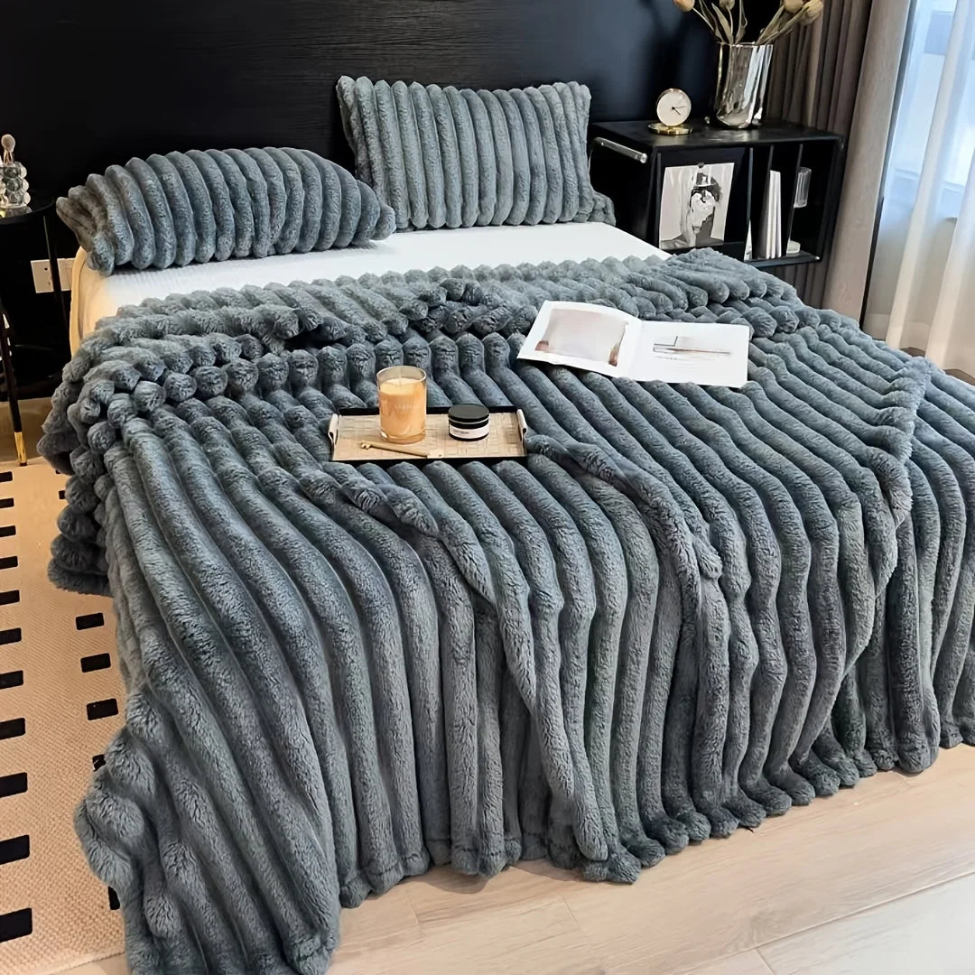 Luxury Plush Flannel Blanket – Soft & Warm for Bed, Sofa & Travel