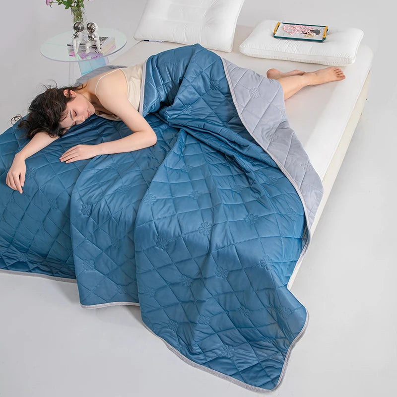 Premium Cooling Summer Blanket – Lightweight & Breathable for Hot Nights