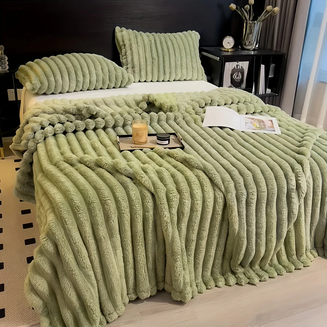 Luxury Plush Flannel Blanket – Soft & Warm for Bed, Sofa & Travel