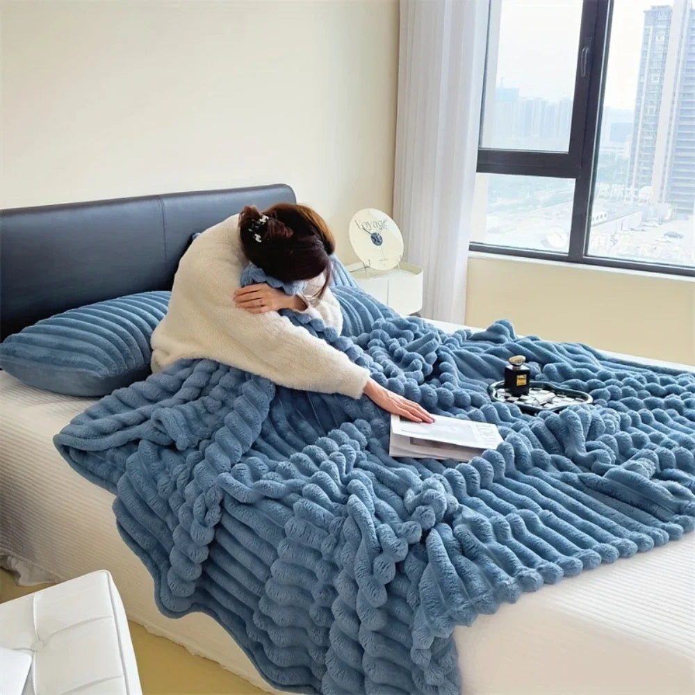 Soft Plush Ribbed Throw Blanket – Cozy Coral Fleece for Sofa & Bed